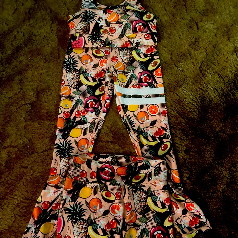 Stronger 2 piece fruit set.